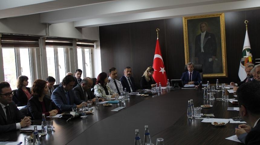 Bağımlılıkla m&uuml;cadeleyi konuştular