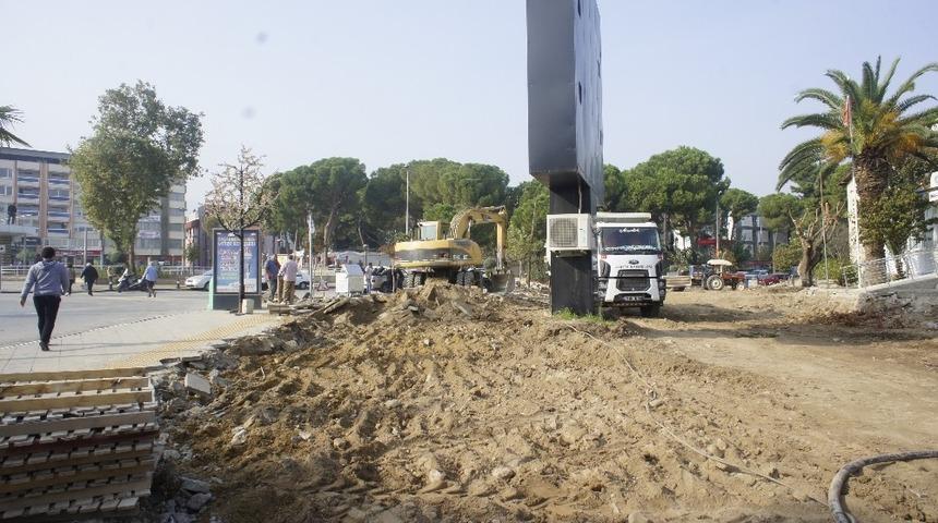 Alaşehir Belediyesinden yol genişletme &ccedil;alışması