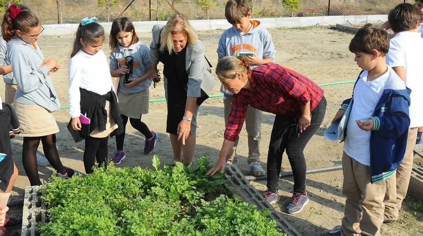 &Ouml;ğrenciler yerel tohumunun kıymetini sebzelerini yetiştirerek anlayacak