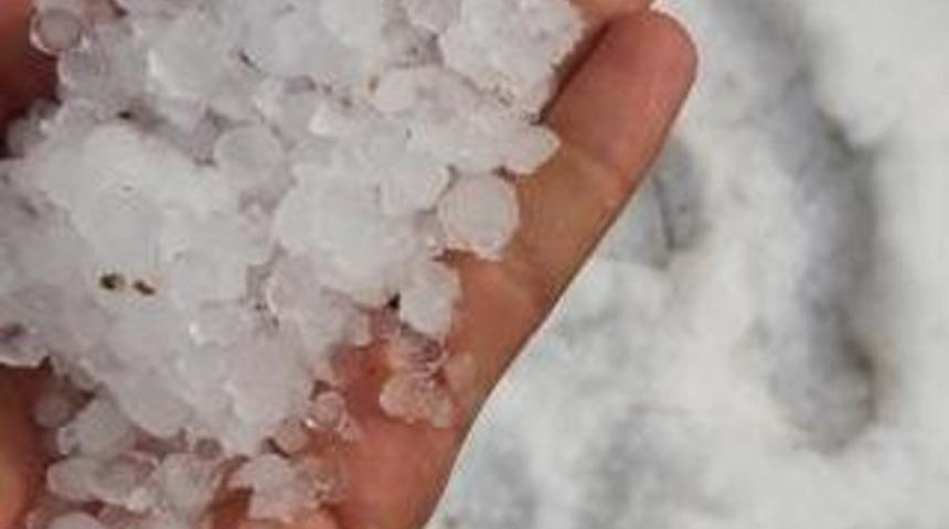 Adıyaman&rsquo;da dolu etkili oldu