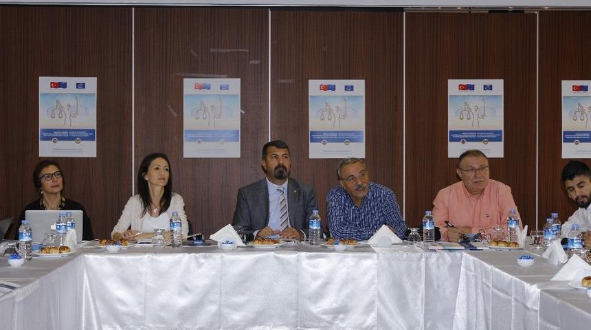 Yeşilboğaz: "İnsan hakları ihlalinde hukuk&ccedil;u bakışı kaybedildi"