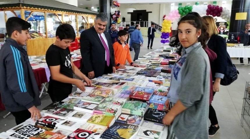 Ereğli&rsquo;de Kitap Fuarına yoğun ilgi