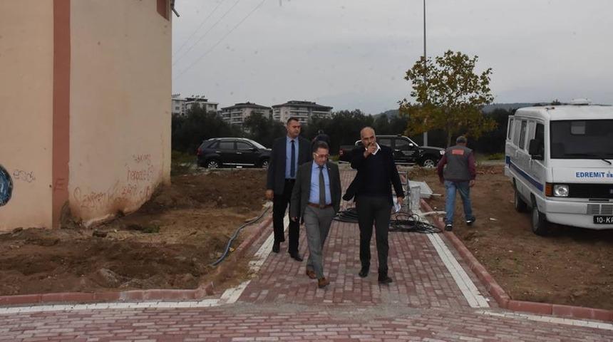 Edremit&rsquo;te yeşil sahalar artıyor