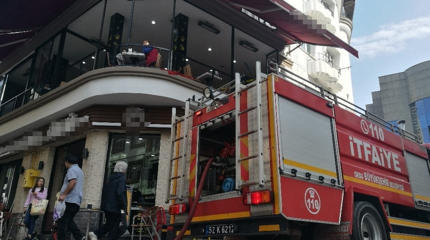 Yangın ihbarı itfaiye ekipleri harekete ge&ccedil;irdi