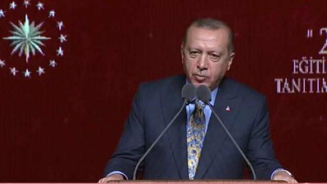Cumhurbaşkanı Erdoğan'dan öğretmenlere 'pedagojik formasyon' müjdesi