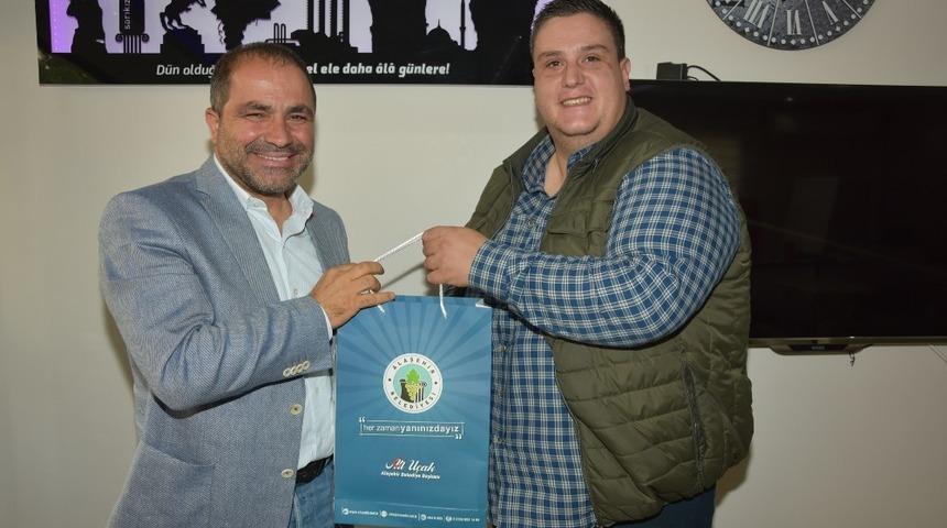 Başkan U&ccedil;ak gazetecileri unutmadı