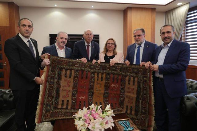 Van TSO Meclis Başkanı Ertürk’ten Ticaret Bakanı Ruhsar Pekcan’a ziyaret
