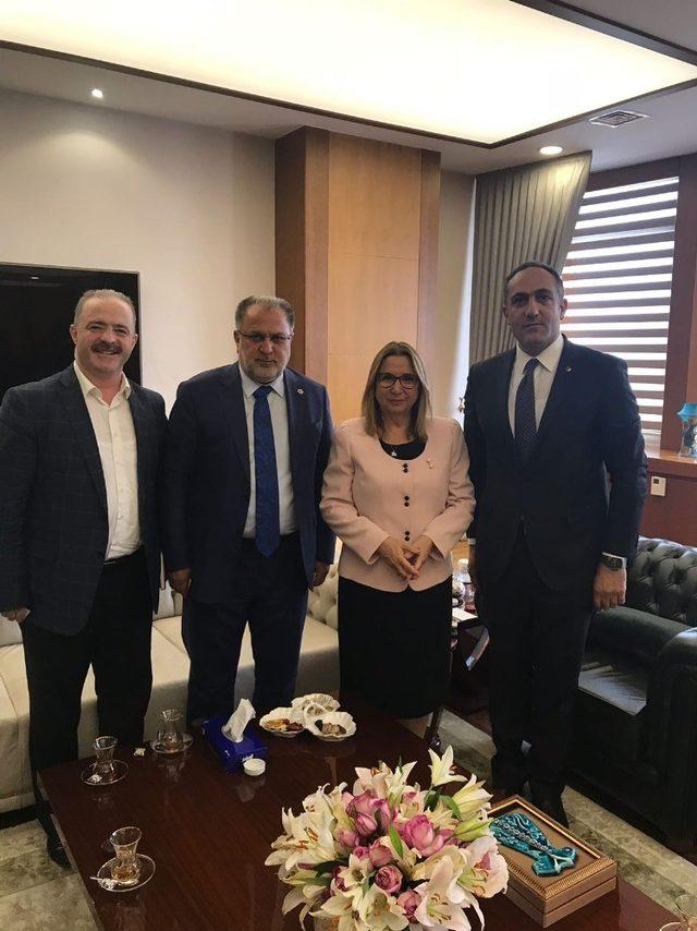 Van TSO Meclis Başkanı Ertürk’ten Ticaret Bakanı Ruhsar Pekcan’a ziyaret