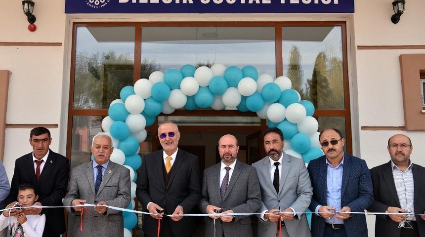 Sel&ccedil;uklu&rsquo;da a&ccedil;ılışlar s&uuml;r&uuml;yor