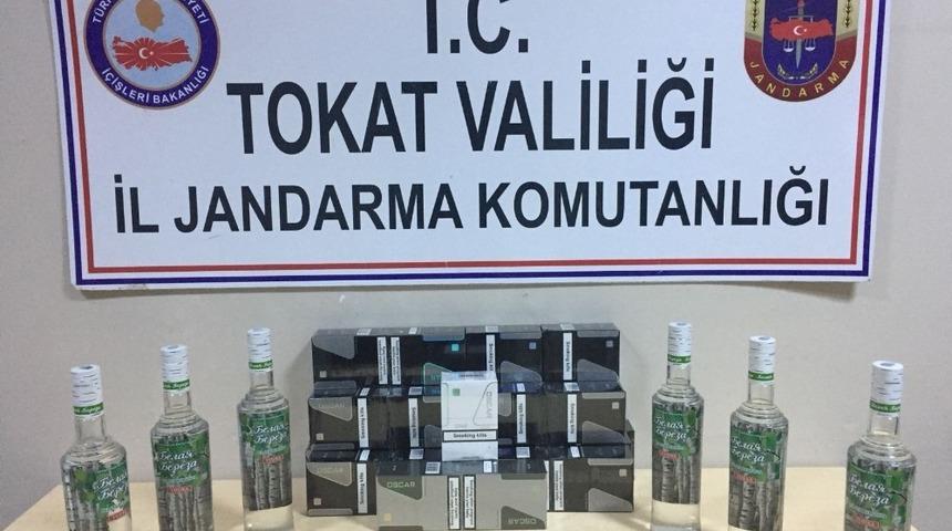 Tokat&rsquo;ta ka&ccedil;ak rakı ile sigara operasyonu