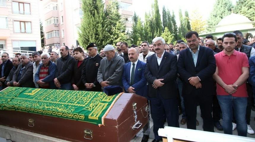 Kazada &ouml;len kamyon s&uuml;r&uuml;c&uuml;s&uuml; son yolculuğuna uğurlandı