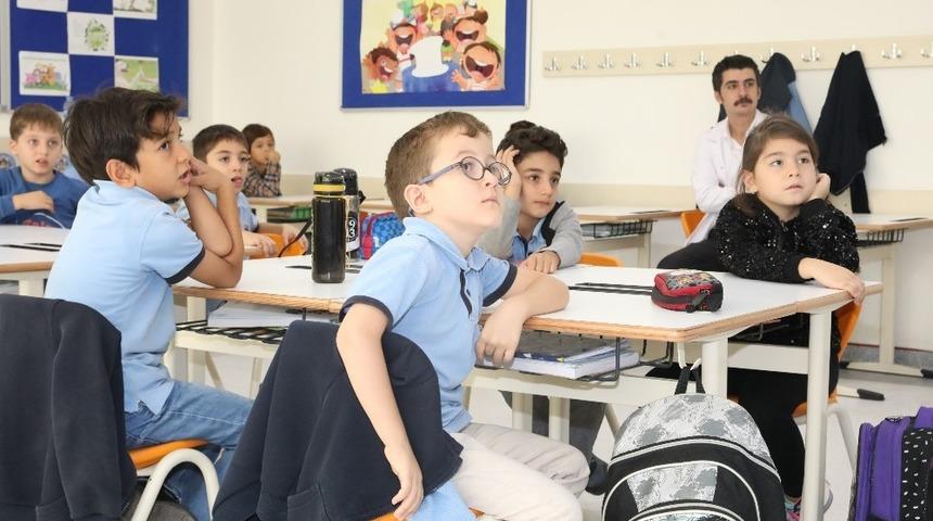 &Ouml;ğrencilere &ccedil;evre ve geri d&ouml;n&uuml;ş&uuml;m eğitimi