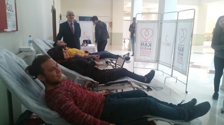 &Ccedil;arşamba Ticaret Borsası MYO&rsquo;dan kan bağışına destek