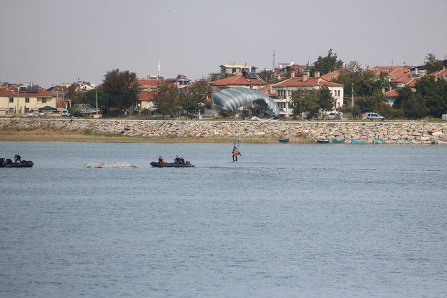 Hava Kuvvetlerinden gölde tatbikat