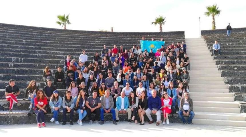 Kemalpaşa&rsquo;da Binali Yıldırım Millet Bah&ccedil;esi&rsquo;ne yoğun ilgi