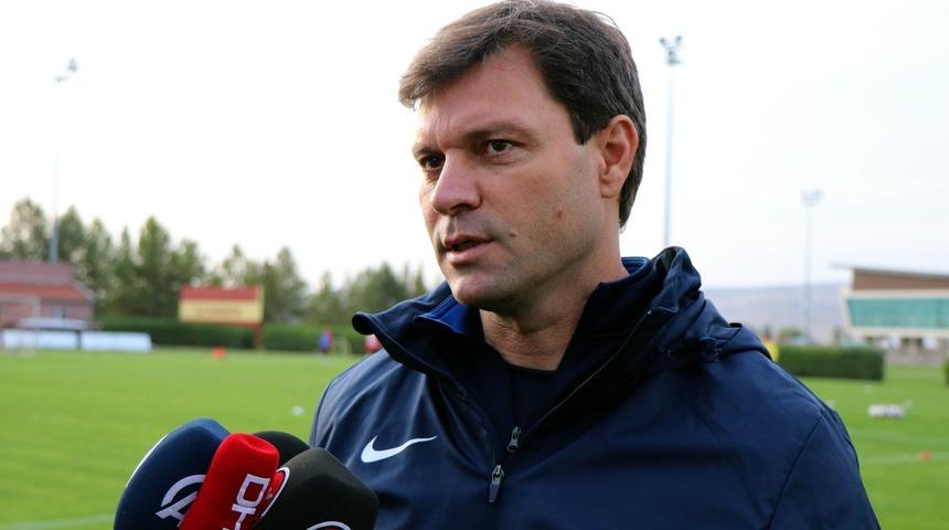 Ertuğrul Sağlam: Akbabalar üzerimize çullanmadan ayağa kalkmalıyız