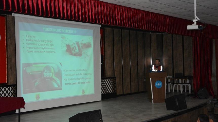 Okul Servisi S&uuml;r&uuml;c&uuml;lerine Seminer