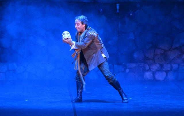 Mersin de  Hamlet  kuyruğu 2