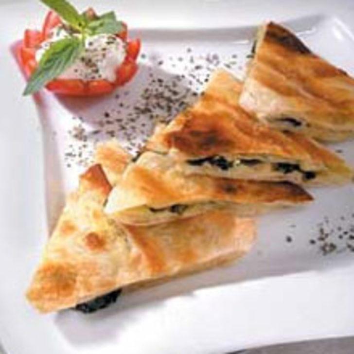 Ispanaklı Tepsi B&ouml;reği