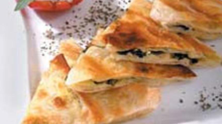 Ispanaklı Tepsi B&ouml;reği