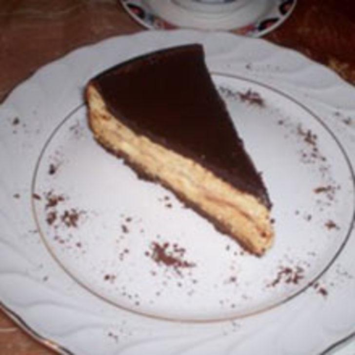&Ccedil;ikolata Soslu Cheesecake