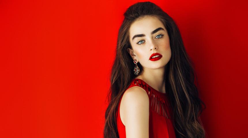 Aralık ayının rengi 'Kırmızı' 