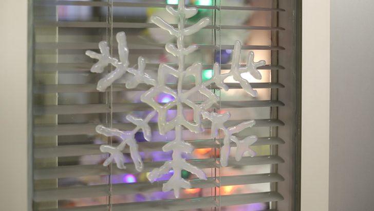 Sadece Silikon Kullanarak Cama Harika Bir Kar S&uuml;s&uuml; Yapabilirsiniz!