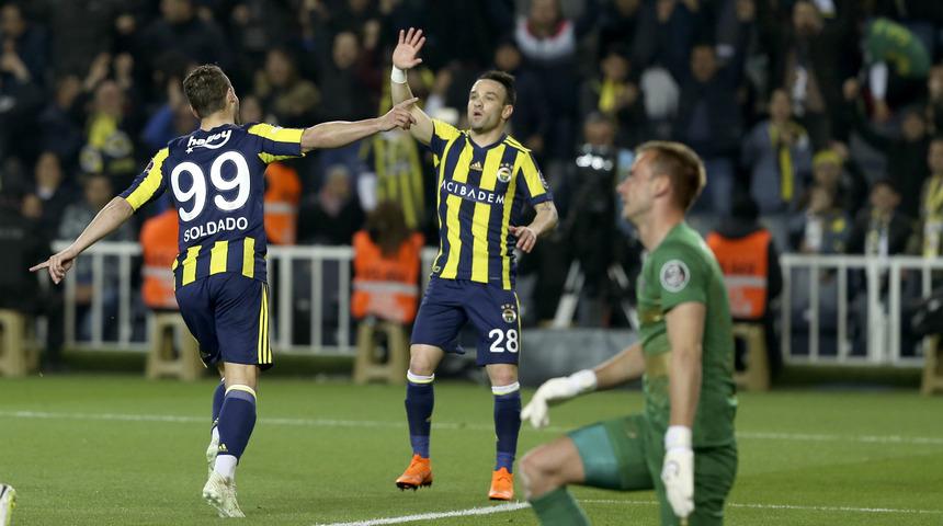 Valbuena ve Soldado'ya sözleşme kesiği