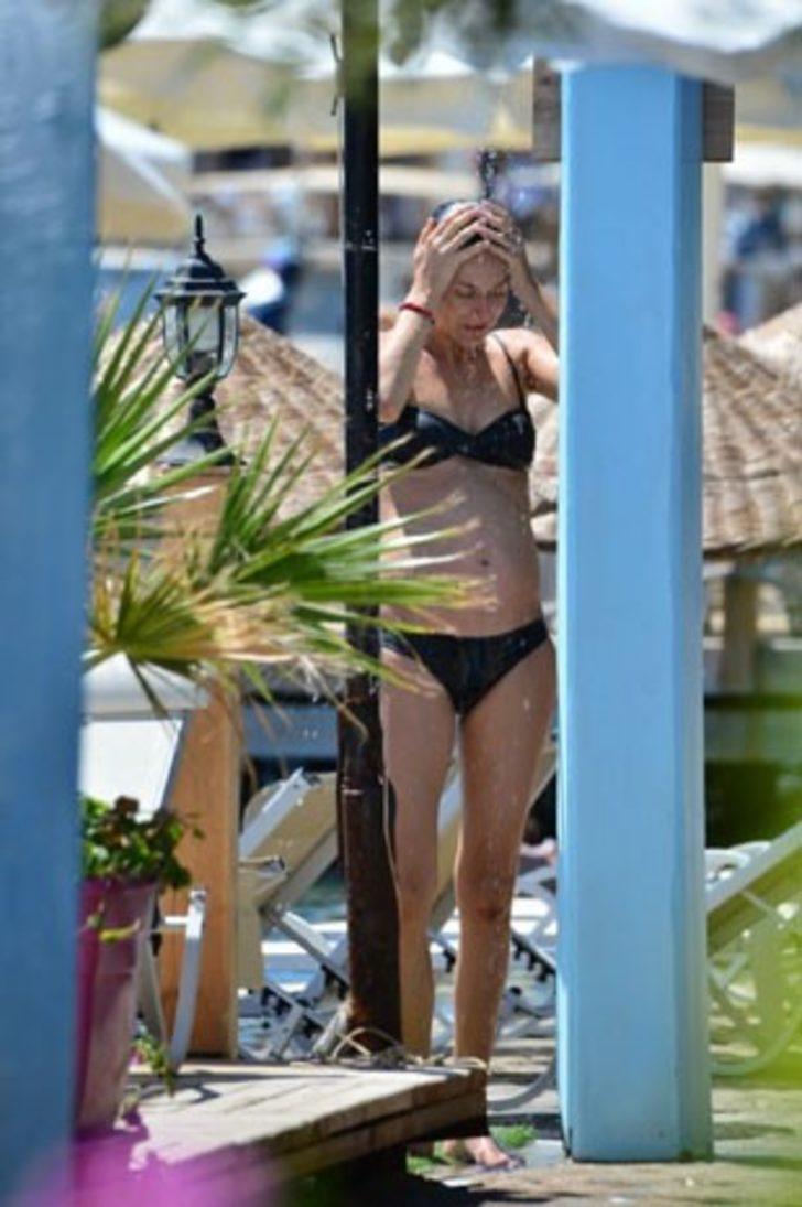 Hamile Sedef bikinili görüntülendi G3