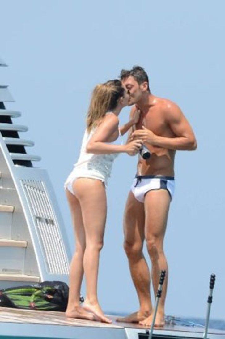 İşte Mesut'u baştan çıkartan kadın G4