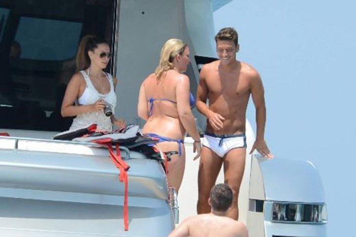 İşte Mesut'u baştan çıkartan kadın G5