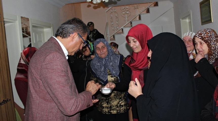 Başkan Bekler, ev toplantılarında sorunları dinliyor