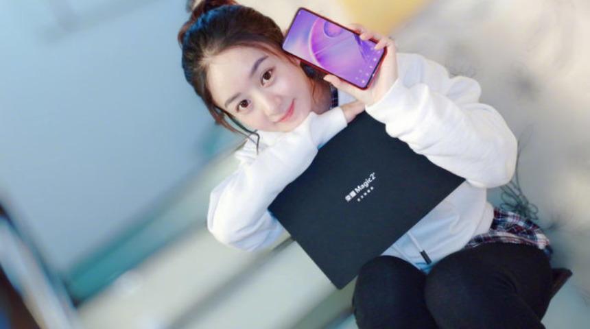 Honor Magic 2 b&ouml;yle g&ouml;r&uuml;necek!