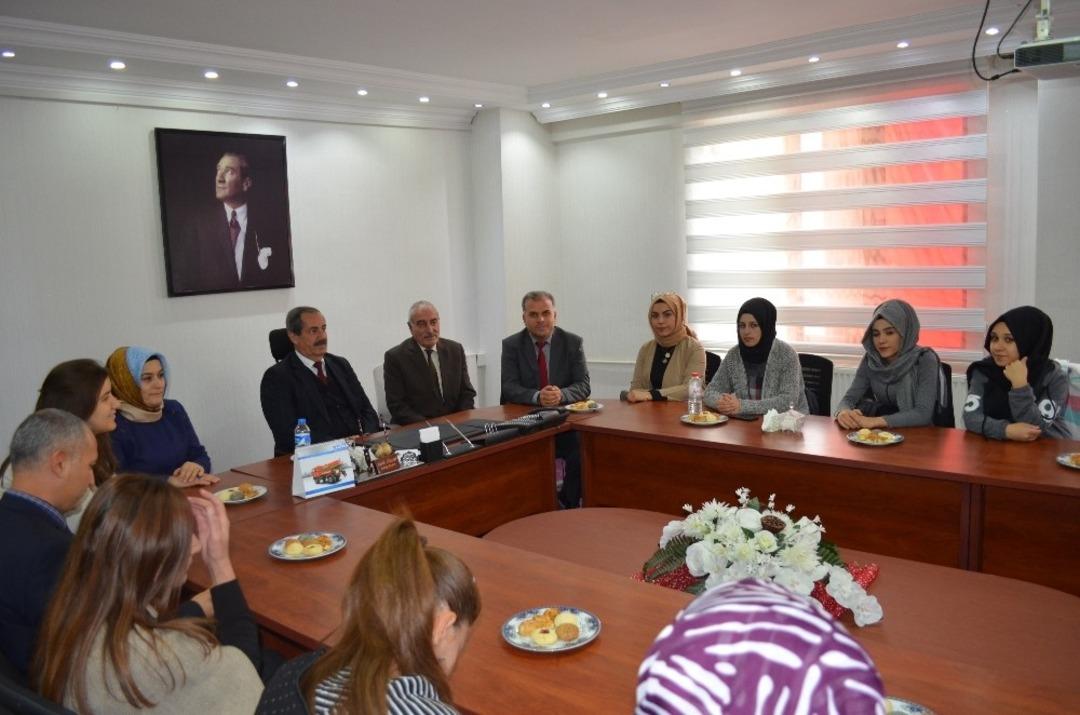 Başkan Necati G&uuml;rsoy, KYK &ouml;ğrencilerini ağırladı