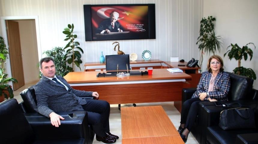 Azerbaycan B&uuml;y&uuml;kel&ccedil;iliği Eğitim M&uuml;şaviri Nesibova&rsquo;dan NEV&Uuml;&rsquo;ye ziyaret