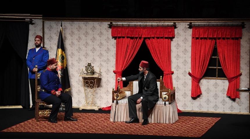 Konya Şehir Tiyatrosu perdelerini Sultan Abd&uuml;lhamit&rsquo;le a&ccedil;tı