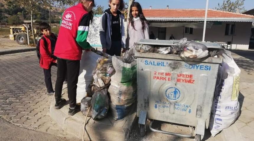 Doğa y&uuml;r&uuml;y&uuml;ş&uuml;nde temizlik yaptılar