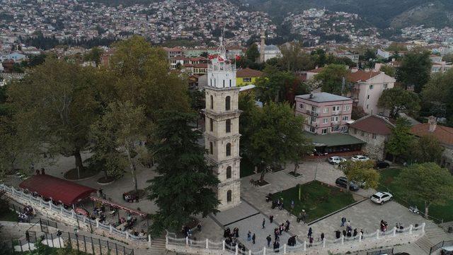 Bursa'nın sembolü tarihi Tophane Saat Kulesi'nde PVC kaplamaya tepki