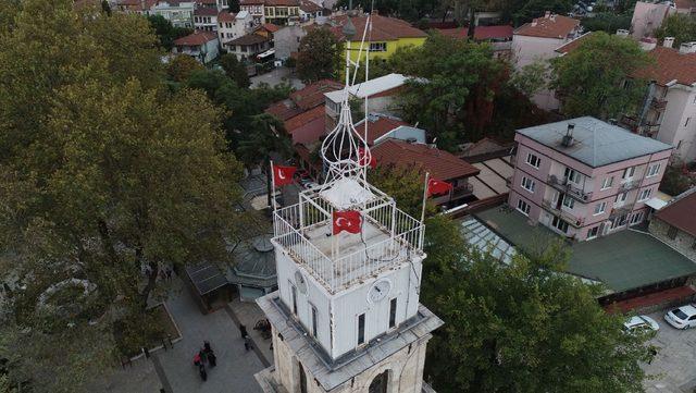 Bursa'nın sembolü tarihi Tophane Saat Kulesi'nde PVC kaplamaya tepki