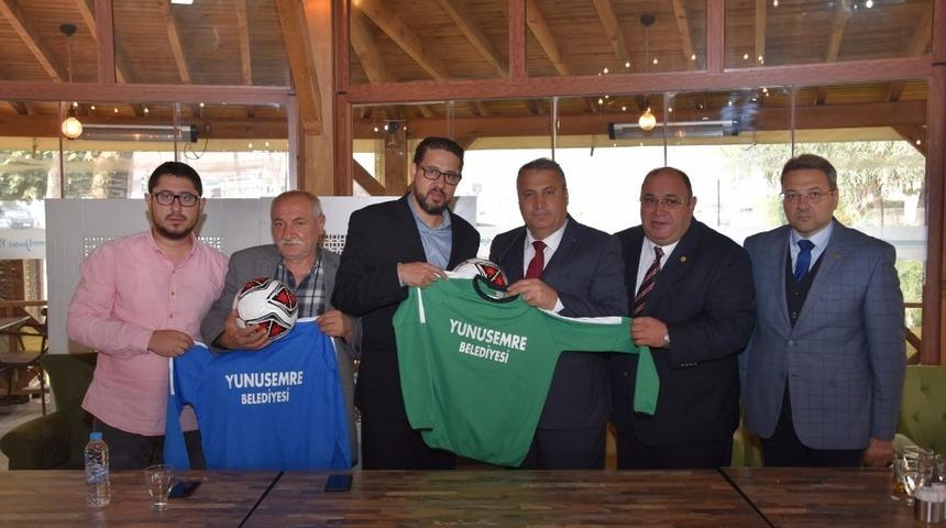 Yunusemre&rsquo;den amat&ouml;r spor kul&uuml;plerine malzeme desteği