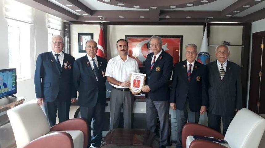 Gazilerden Kaymakam Taşdan&rsquo;a ziyaret