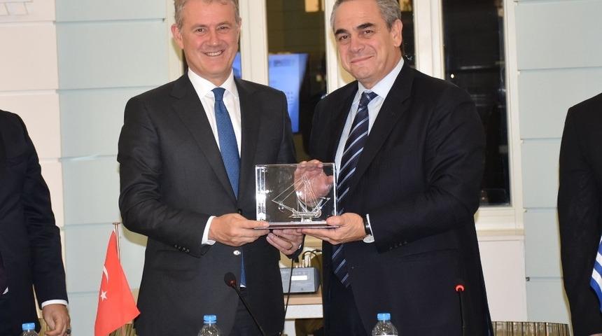 İZTO, komşu Yunanistan ile projelere yelken a&ccedil;tı