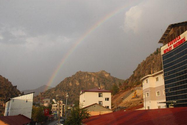 Çukurca’da gökkuşağı güzelliği