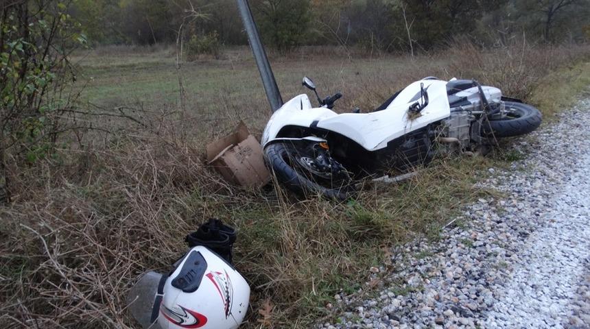 Motosiklet kontrolden &ccedil;ıktı: 2 yaralı