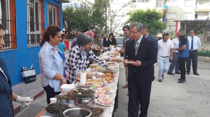 Afrin&rsquo;de a&ccedil;ılacak okullar i&ccedil;in kermes