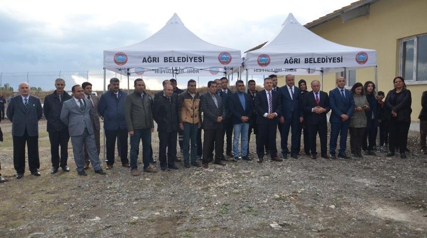 Ağrı&rsquo;ya 300 hayvan kapasiteli hayvan barınağı hizmete a&ccedil;ıldı