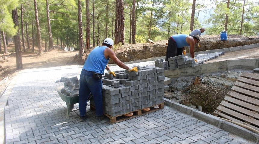 Gazipaşa&rsquo;da mezarlıklara bakım