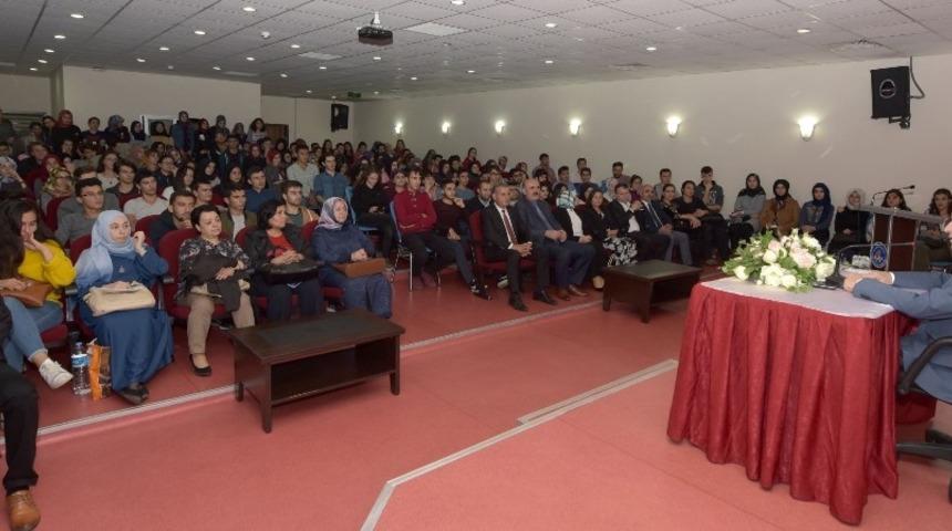 TTSO Başkanı Hacısalihoğlu zoru nasıl başardığını &uuml;niversite &ouml;ğrencilerine anlattı