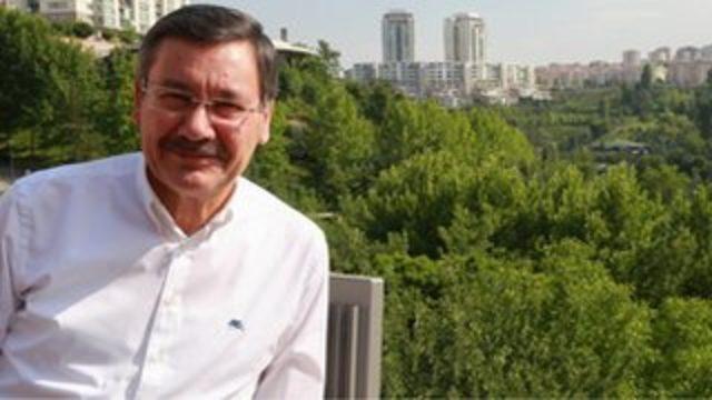 Melih Gökçek: MHP'nin Ankara Büyükşehir Belediyesi adaylığı için adı geçen tartışmalı siyasetçi kimdir?