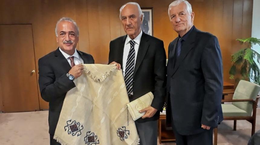 Atat&uuml;rk &Uuml;niversitesi Rekt&ouml;r &Ccedil;omaklı, Sıtkı Alp&rsquo;i ziyaret etti